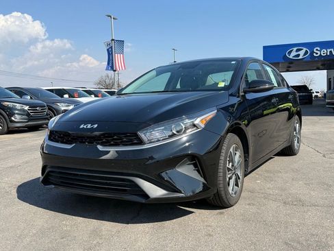 Used 2024 Kia Forte LXS w/ LXS Technology Package image 3
