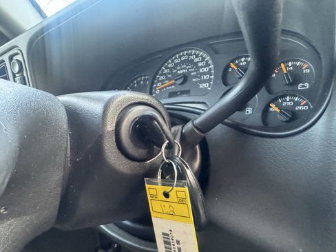 Used 2004 Chevrolet Silverado 1500 LS image 20