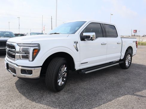New 2025 Ford F150 Lariat w/ Equipment Group 502A High AWD/4WD image 9