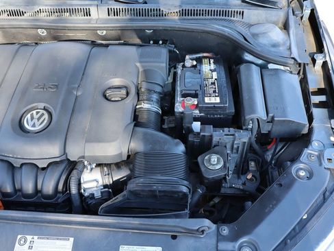 Used 2013 Volkswagen Jetta SE image 38