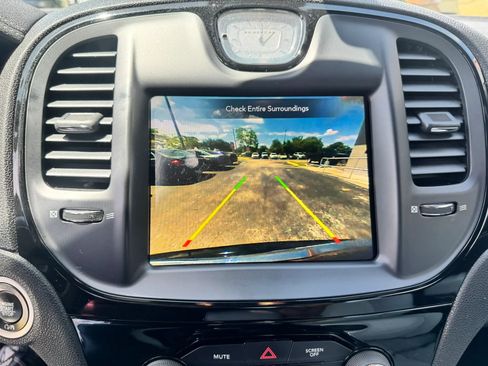 Used 2018 Chrysler 300 S w/ 300S Premium Group RWD image 41