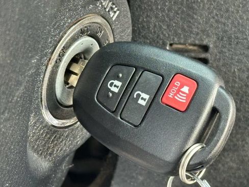 Used 2022 Toyota Tacoma SR5 w/ Black Out Package (TMS) AWD/4WD image 20