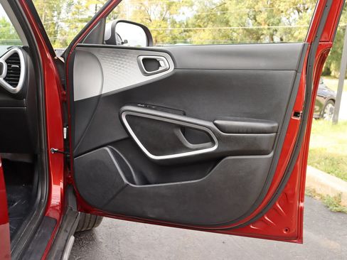 Used 2020 Kia Soul X-Line FWD image 31
