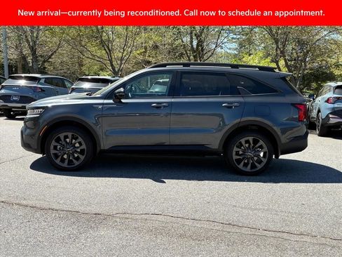 Certified 2022 Kia Sorento X-Line EX image 3