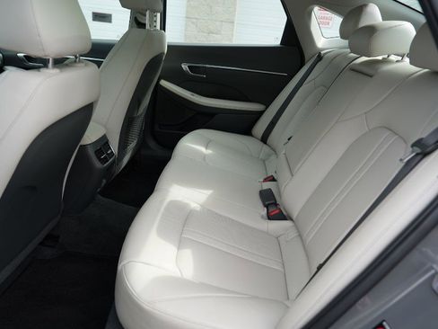 Used 2023 Hyundai Sonata Limited w/ Preferred Accessory Package FWD image 21
