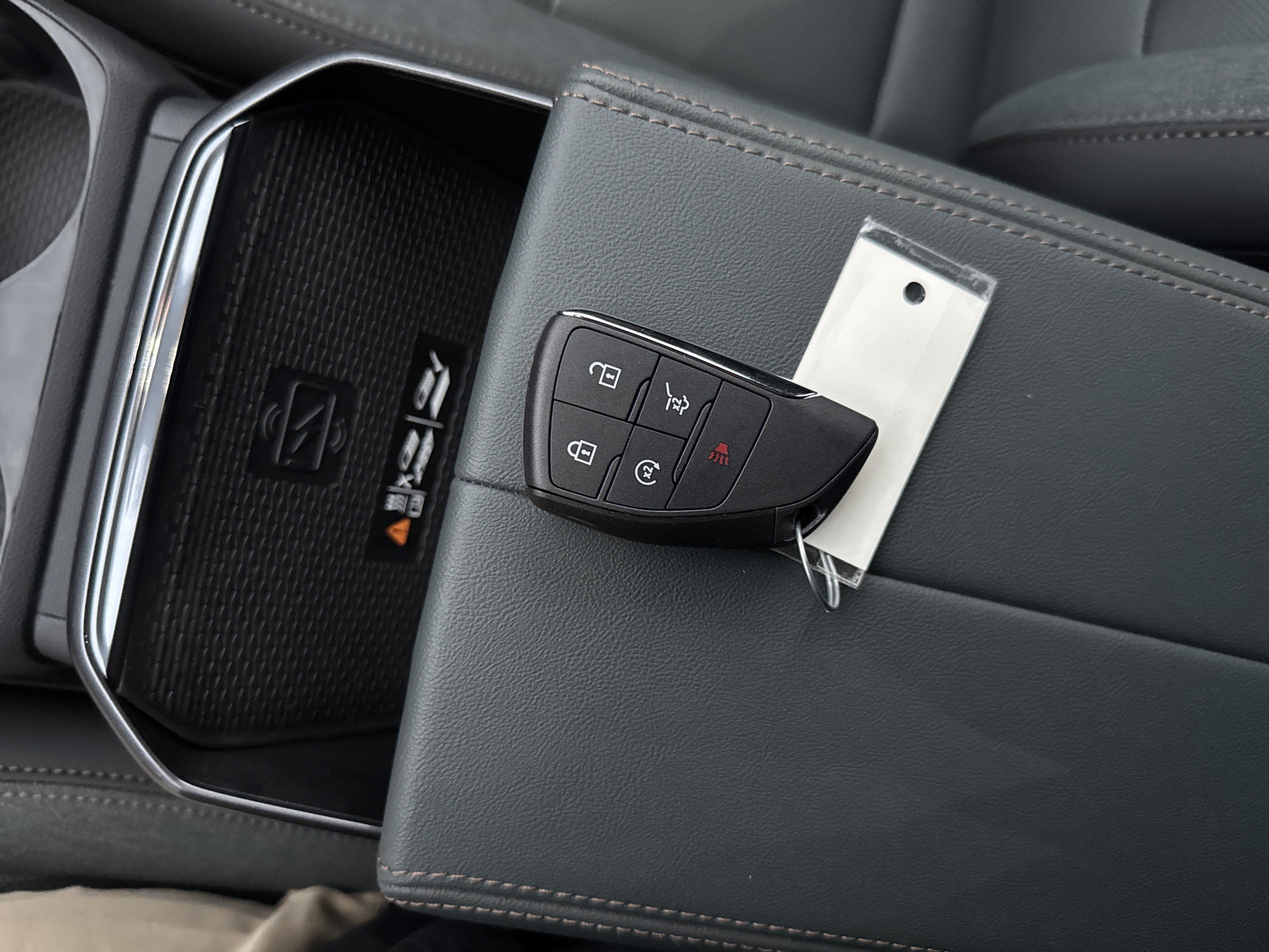 New 2026 GMC Terrain AT4 w/ LPO, Floor Liner Package AWD/4WD image 29
