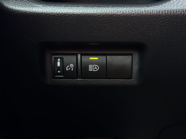 Certified 2025 Toyota RAV4 LE FWD image 27