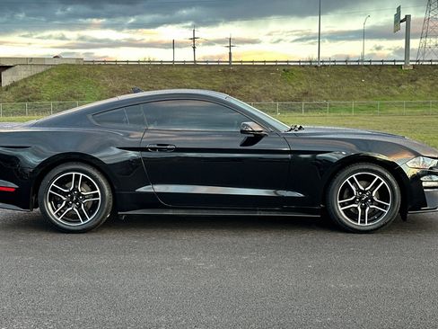 Used 2021 Ford Mustang Premium image 2