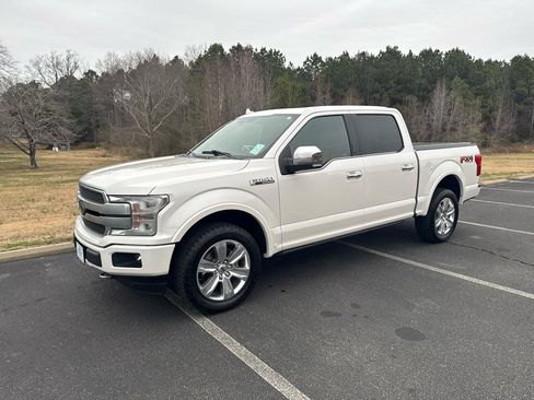 Used 2018 Ford F150 Platinum w/ Equipment Group 701A Luxury image 12