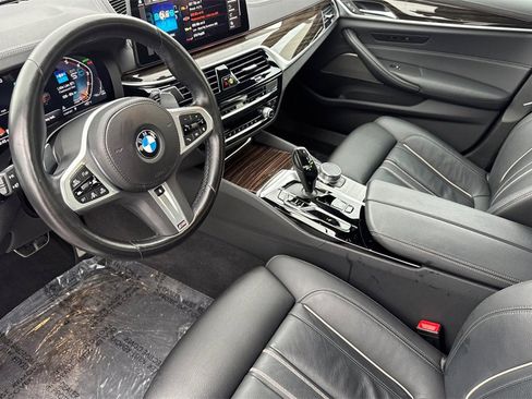 Used 2023 BMW M550i xDrive image 12