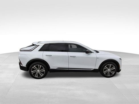 New 2026 Cadillac Lyriq Luxury image 5