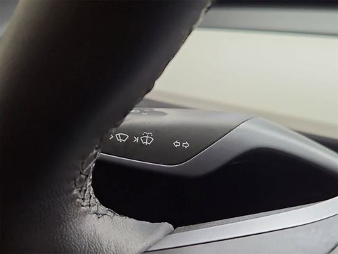 Used 2021 Tesla Model 3 Standard Range Plus image 28