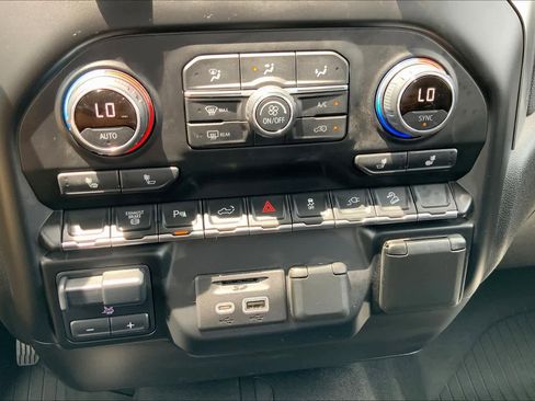 Used 2020 Chevrolet Silverado 2500 LT w/ Texas Edition image 31