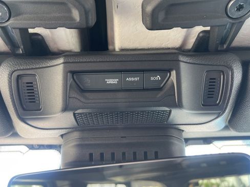 Used 2025 Jeep Wrangler Unlimited Sahara AWD/4WD image 74