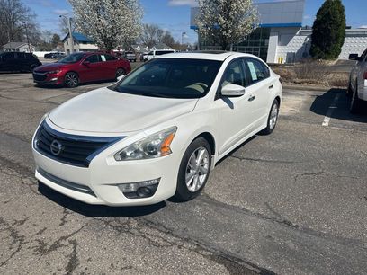 Used 2014 Nissan Altima 2.5 SL w/ Moonroof Package