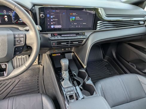 Used 2025 Toyota Camry XSE FWD image 21