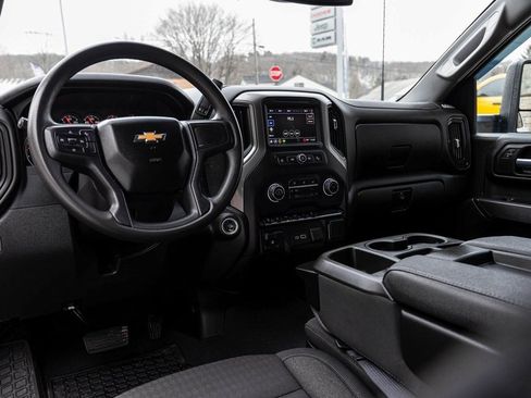 Used 2024 Chevrolet Silverado 2500 Custom w/ Custom Value Package image 17