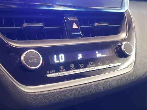 Used 2024 Toyota Corolla LE image 27