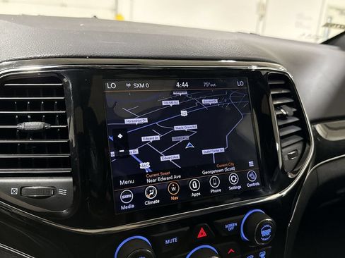 Used 2021 Jeep Grand Cherokee Trailhawk w/ Premium Lighting Group AWD/4WD image 15