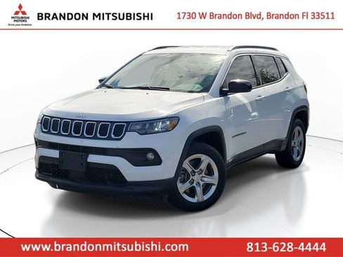 Used 2024 Jeep Compass Latitude AWD/4WD image 1