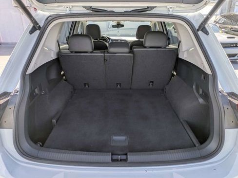 Used 2024 Volkswagen Tiguan SE AWD/4WD image 12