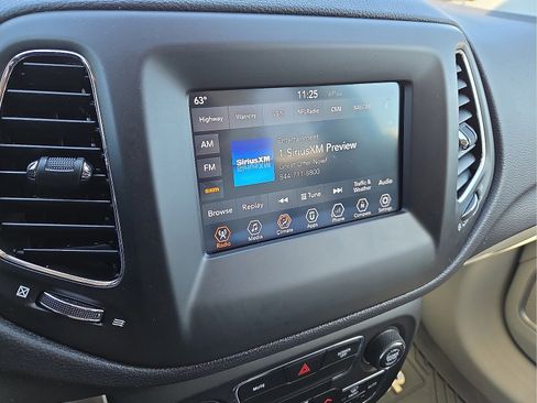 Used 2018 Jeep Compass Latitude w/ Popular Equipment Group image 16