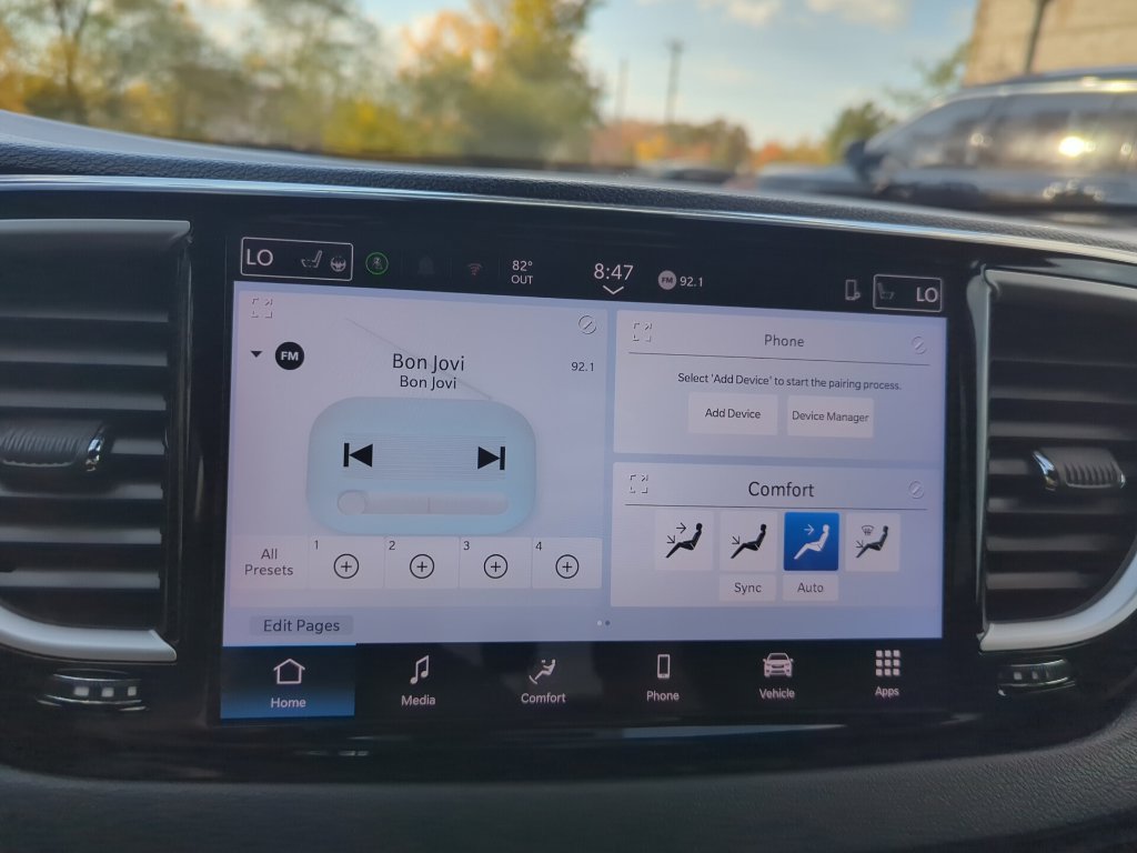 Used 2025 Chrysler Pacifica Select FWD image 15