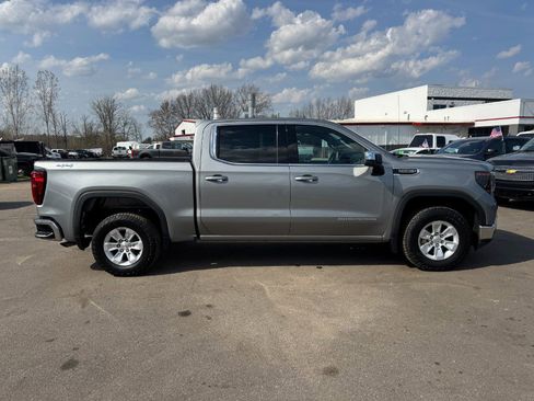 Used 2023 GMC Sierra 1500 SLE w/ Enhanced Capability Package AWD/4WD image 6
