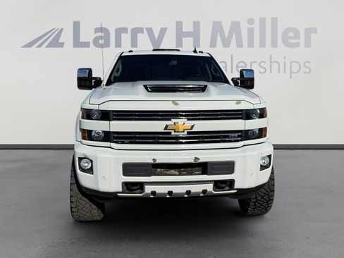 Used 2018 Chevrolet Silverado 3500 LTZ image 8