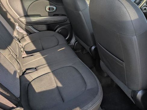 Used 2017 Kia Soul + FWD image 14