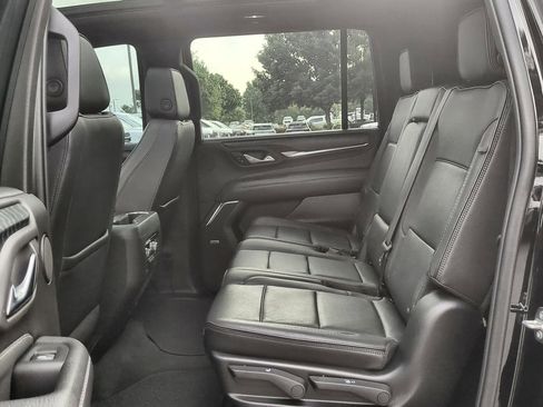 Used 2022 GMC Yukon XL Denali AWD/4WD image 25