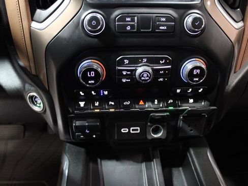 Used 2023 Chevrolet Silverado 2500 High Country AWD/4WD image 38