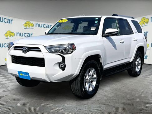 Used 2024 Toyota 4Runner SR5 Premium image 3