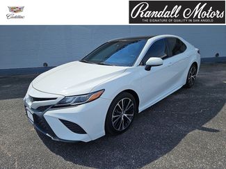 Used 2018 Toyota Camry LE image 1