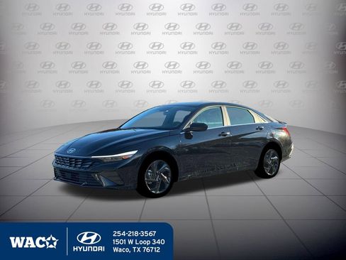 New 2026 Hyundai Elantra SEL Sport image 2