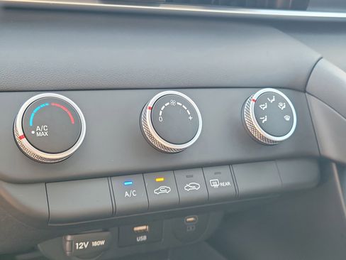 Used 2026 Hyundai Elantra SE FWD image 17
