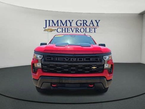 Used 2024 Chevrolet Silverado 1500 Custom Trail Boss w/ LPO, Dark Essentials Package AWD/4WD image 8
