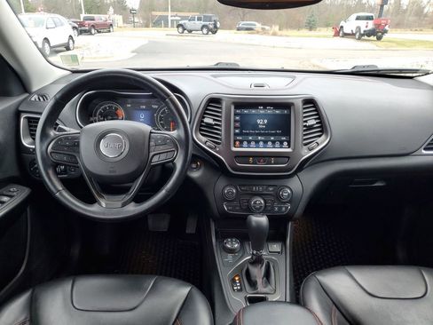 Used 2021 Jeep Cherokee Trailhawk w/ Comfort/Convenience Group image 24