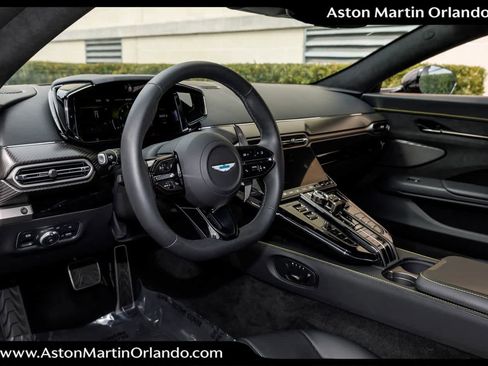 Used 2025 Aston Martin V8 Vantage Coupe image 42