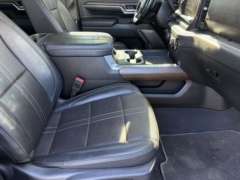 Used 2025 Chevrolet Silverado 3500 High Country w/ High Country Premium Package AWD/4WD image 6