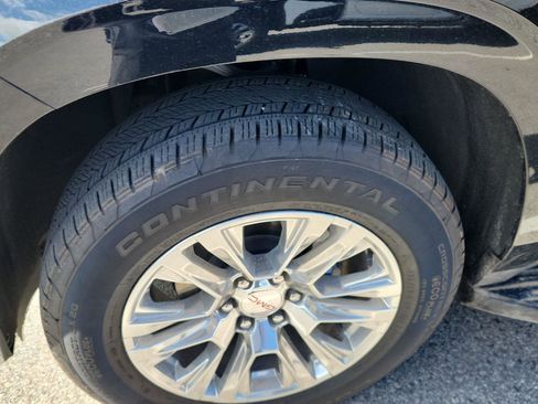 Used 2025 GMC Yukon Denali AWD/4WD image 9