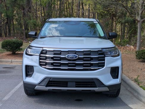 New 2026 Ford Explorer Active image 7