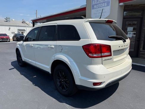 Used 2019 Dodge Journey SE FWD image 3