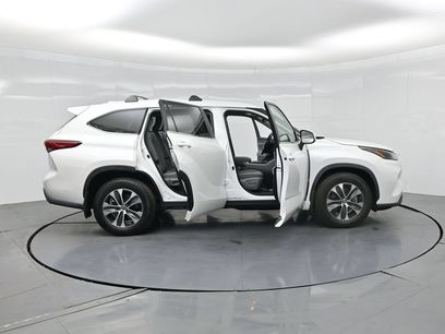 Used 2023 Toyota Highlander XLE