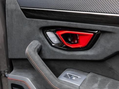 Used 2023 Lamborghini Urus Performante image 46