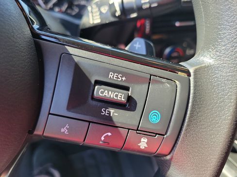 Used 2023 Nissan Rogue SV image 23