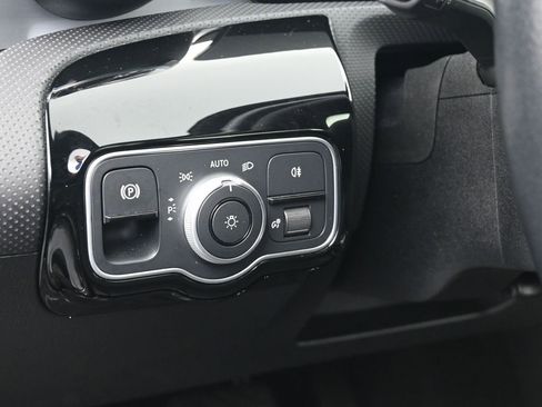 Used 2025 Mercedes-Benz CLA 250 image 15