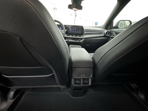 Used 2026 Chevrolet Equinox LT w/ Convenience Package II image 22