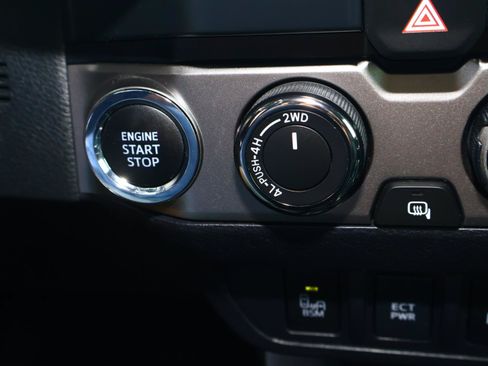 Used 2021 Toyota Tacoma Limited AWD/4WD image 25