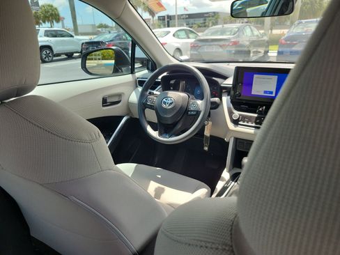 Used 2023 Toyota Corolla Cross L FWD image 14